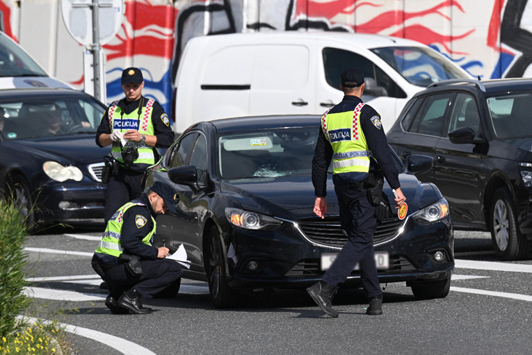 FOTO Mladić (18) teško ozlijeđen u Splitu. Udario ga auto na pješačkom