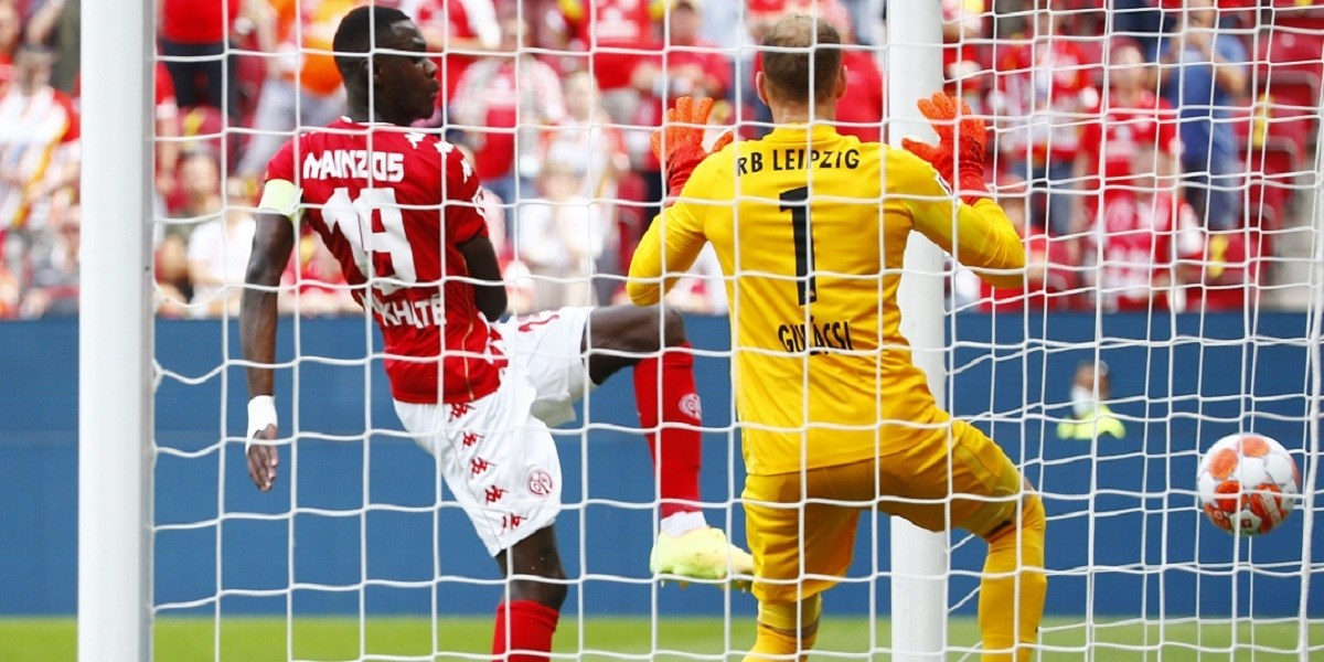 Leipzig na otvaranju Bundeslige izgubio bizarnim golom. Gvardiol i Olmo nisu igrali