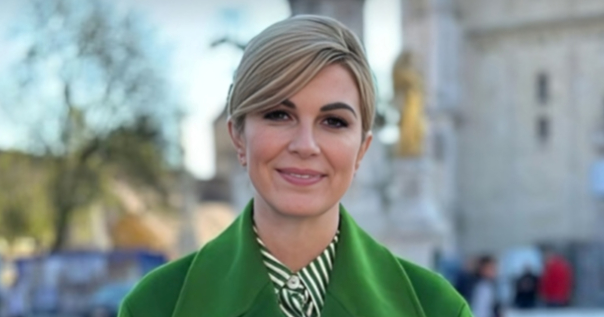 Kolinda Grabar-Kitarović na Uskrs privukla pažnju u upečatljivom zelenom kaputu