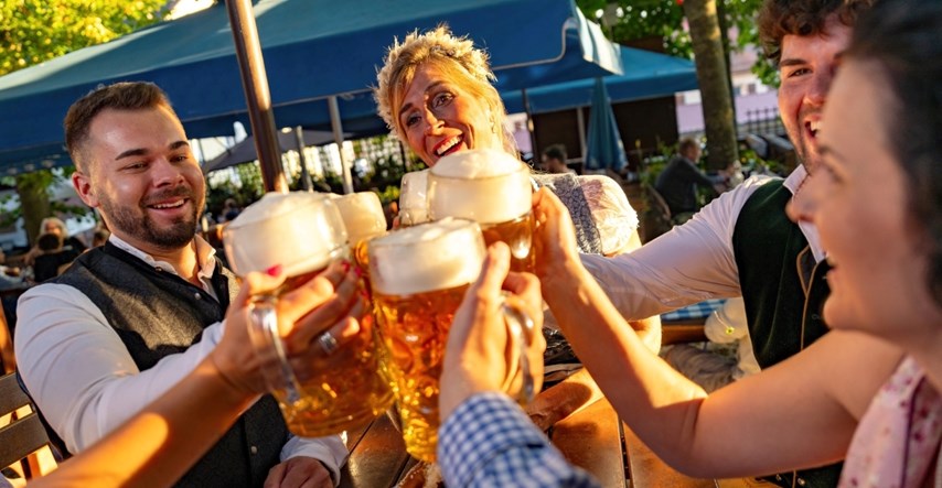 Poznata cijena piva na ovogodišnjem Oktoberfestu, iznos bi vas mogao iznenaditi