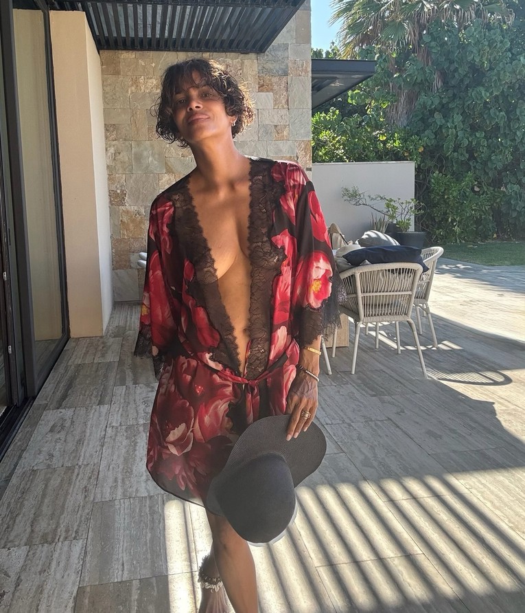 Halle Berry vrućim fotkama proslavila 60. rođendan: "Baš me briga za tuđa mišljenja"
