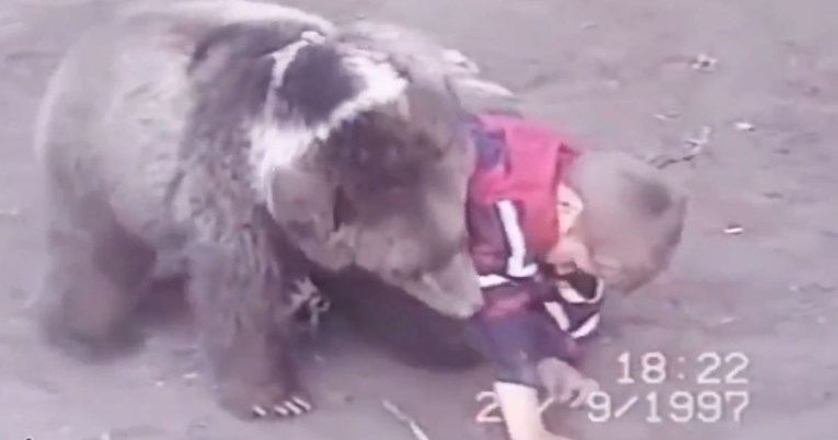 VIDEO Snimka devetogodišnjeg Khabiba u borbi s medvjedom ponovno oduševljava