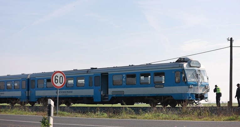 Vlak naletio na auto kod Virovitice, željeznički promet u prekidu
