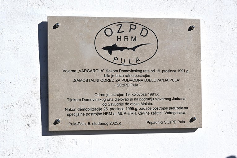 U Puli otkrivena spomen-ploča ratnim roniocima