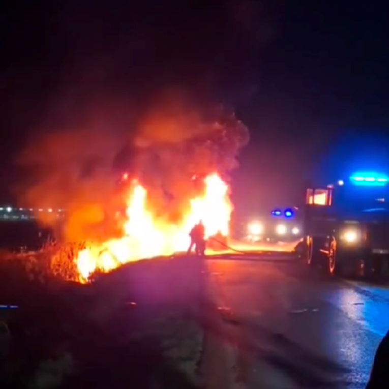 U Srbiji se sudarila četiri vozila, izbio požar. Poginuo bračni par i još jedna osoba