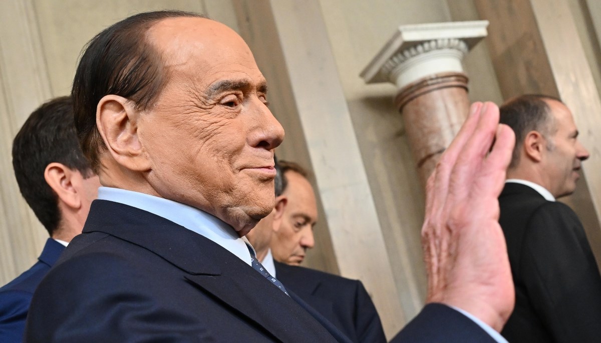 Berlusconi se javio iz bolnice