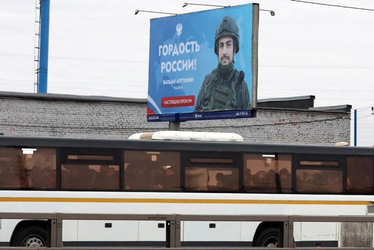 Ruski vojnici vraćeni iz ukrajinskog zarobljeništva šalju se na front bez oružja