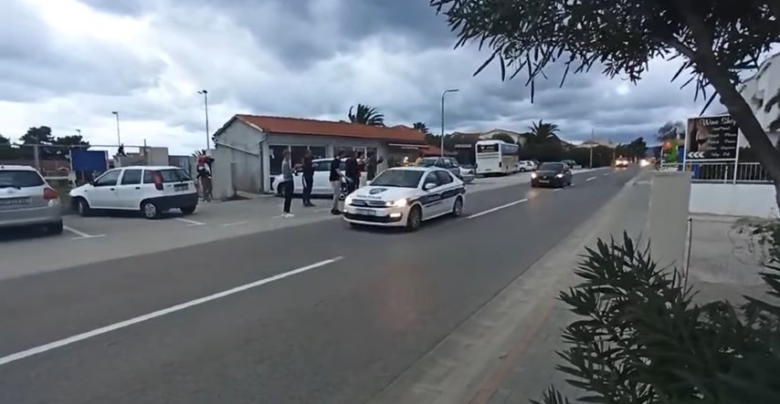Suca vrijeđali i gazili na Korčuli. Policija ga ispraćala sa stadiona