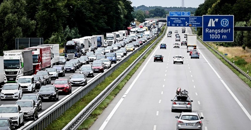 Nijemac pijan vozio 12 kilometara u suprotnom smjeru na autocesti