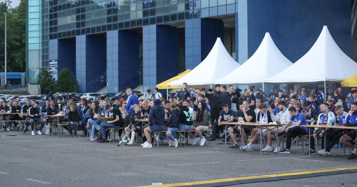 Dinamo za proslavu titule u prodaju pustio i južnu tribinu