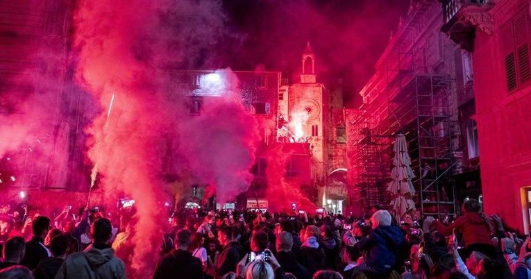 VIDEO Baklje gorjele od Knina do Dubrovnika. Pogledajte spektakularno slavlje Torcide