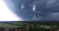 Na sjever Europe stiže oluja Ciaran, prijete poplave i valovi od 10 metara