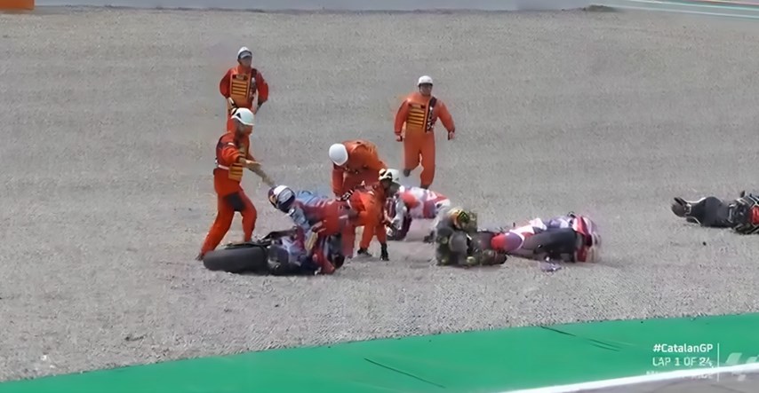 Pogledajte kaos na startu utrke Moto GP-ja. Jedan vozač pao, drugi ga pregazio
