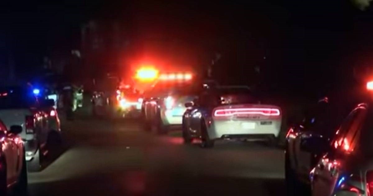 Tesla se zabio u drvo u Teksasu, dvojica mrtvih. Nitko nije bio za volanom