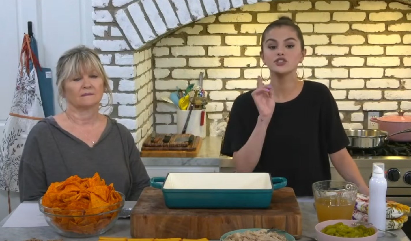 Selena Gomez i njena baka otkrivaju obiteljski recept za složenac koji morate probati