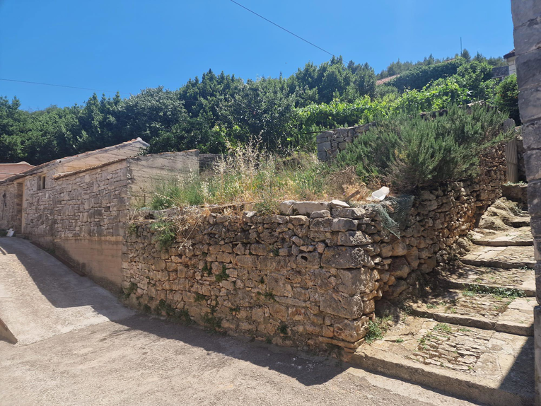 Na Korčuli smo pronašli kamenu kuću po cijeni od 39.000 €
