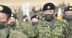 Premijer Kishida pretvara nekad pacifistički Japan u vojnu silu