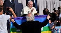 Papa Franjo poručio roditeljima LGBT djece: Bog voli vašu djecu takvu kakva jesu