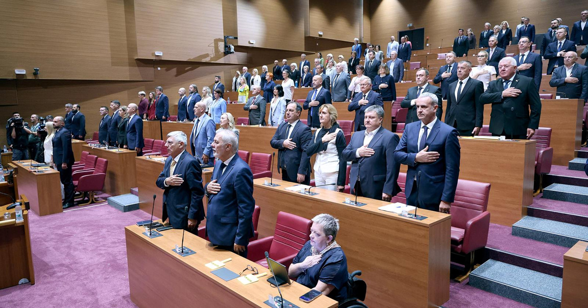 Oporba: Zagadili ste cijelu zemlju. Plenković: Mucice, igrat ćemo se