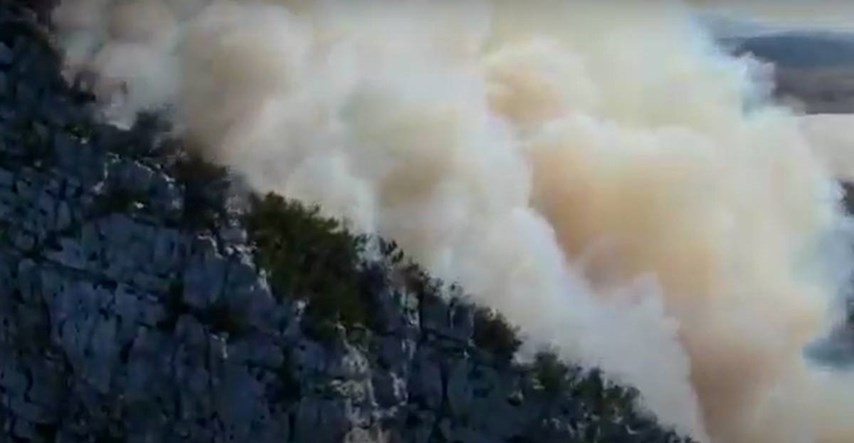 Hrvatski kanader opet pomagao u zaustavljanju velikog požara u parku prirode u BiH