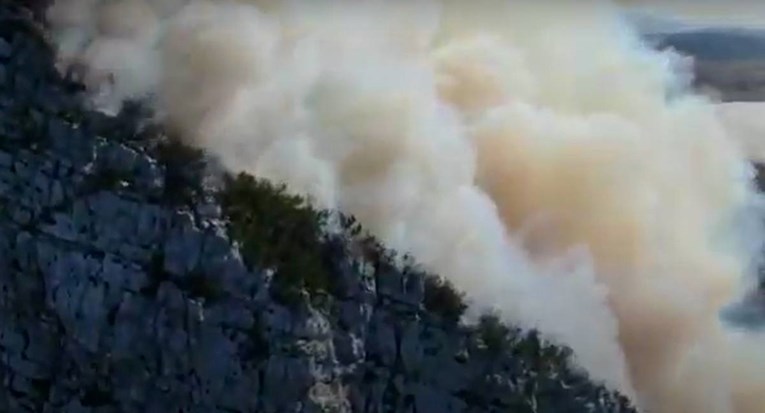 Požar u BiH guta park prirode. Nije pod kontrolom, gašenje moguće samo iz zraka