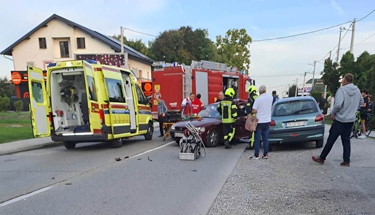 Sudar ZET-ovog busa i auta kod Sesveta. Dvoje ozlijeđenih u bolnici