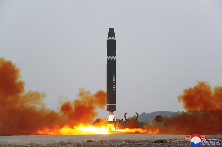 Sjeverna Koreja lansirala balističke projektile