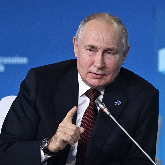 Putin: Zelenski, čijim venama teče židovska krv, ustao je i pljeskao nacistu