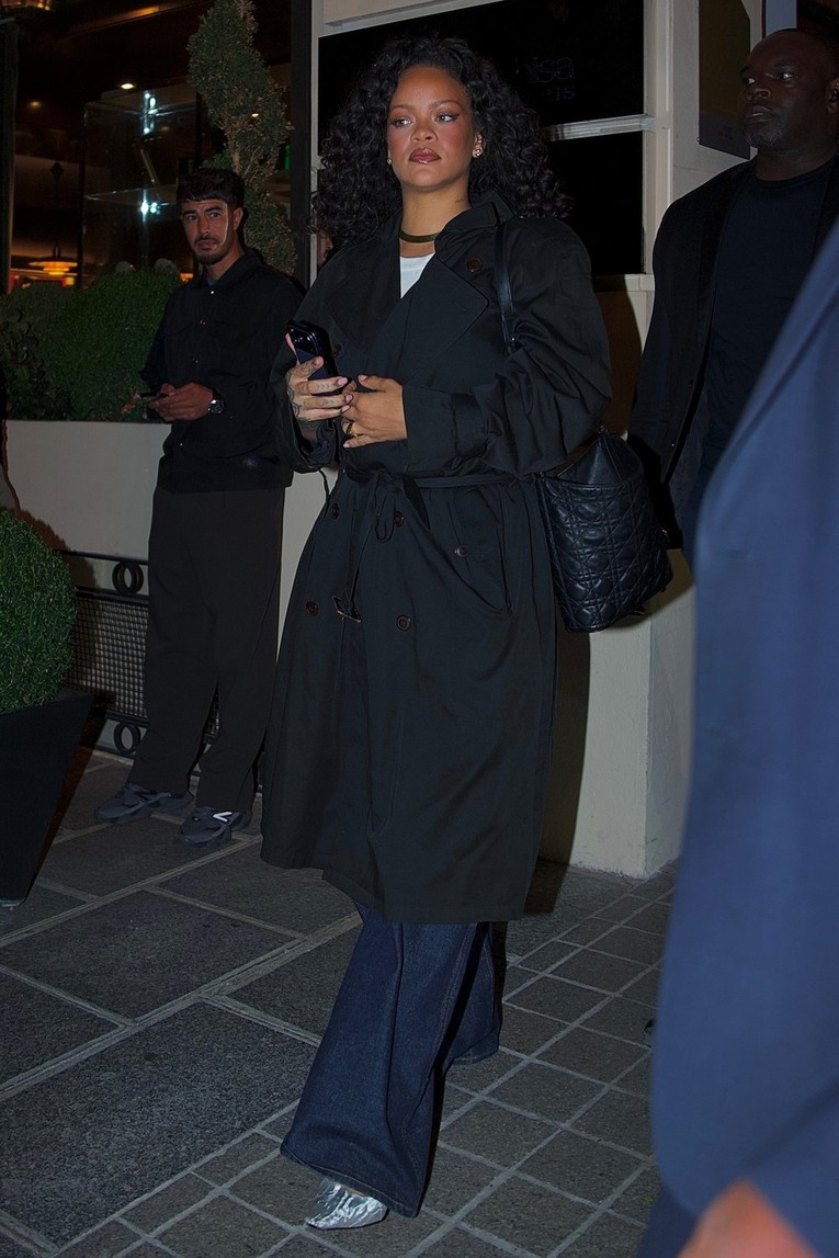 Rihanna u Parizu poput prave Francuskinje