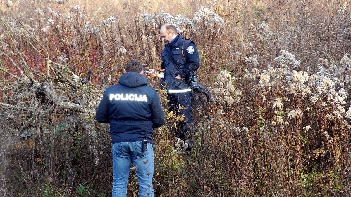 Krivolovac iz BiH pješice ušao u Hrvatsku, policija ga ulovila s ilegalnom puškom