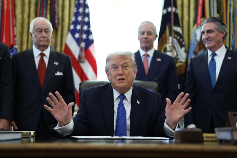 Trump: Nadam se dogovoru s Iranom. Ako ga ne bude, vidjet ćemo je li ajatolah u pravu