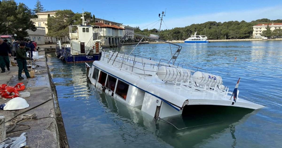 Oluja na Brijunima potopila brod, drugi je oštećen. Pogledajte fotografije