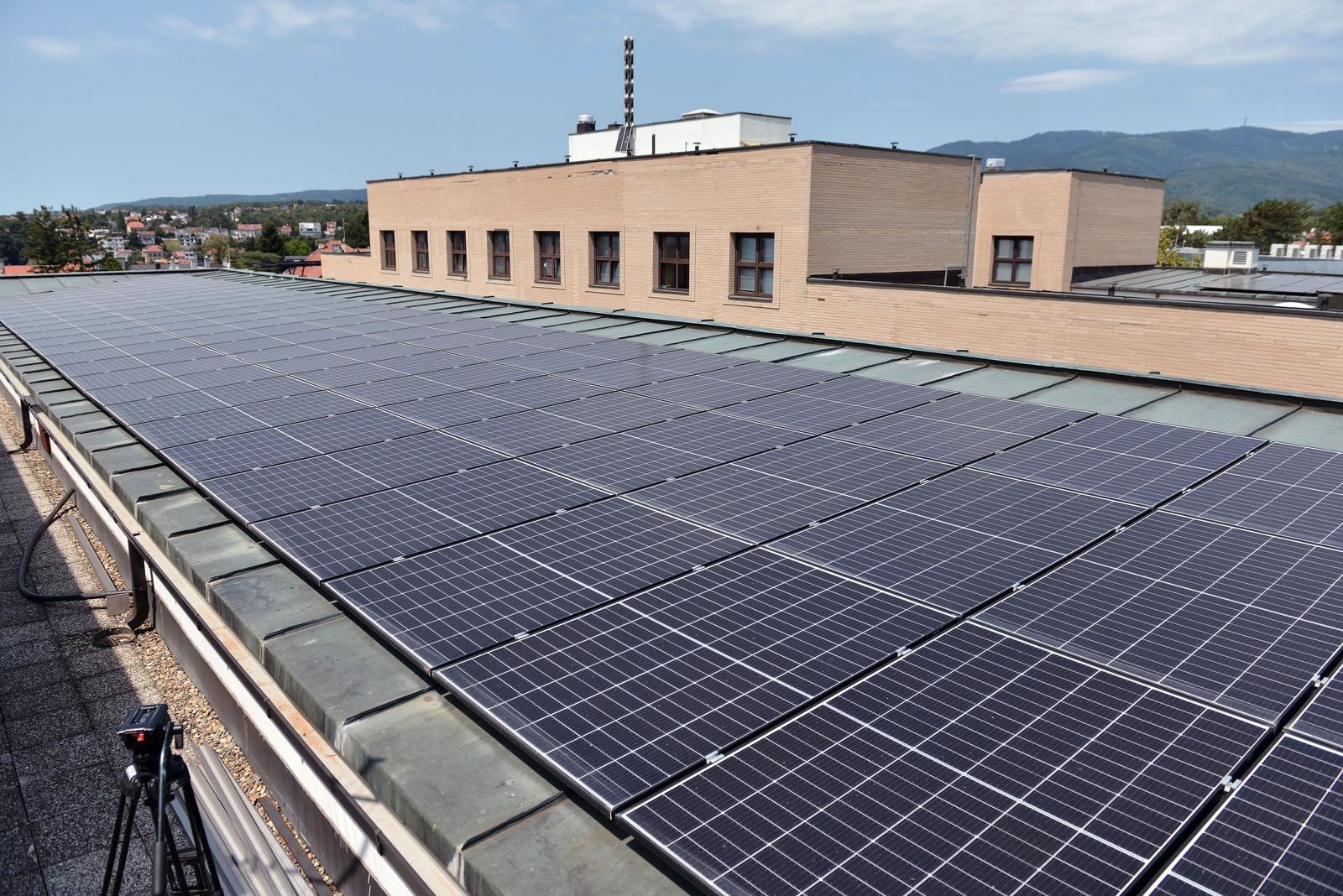 Sve više Hrvata i tvrtki postavlja solare zbog straha od cijena energije
