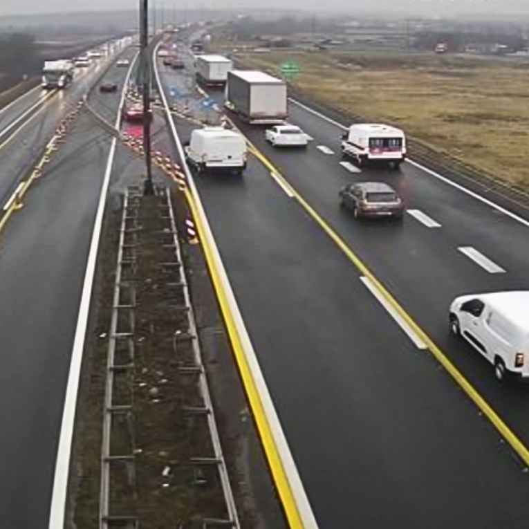 Ceste mokre i skliske, zastoji u gradovima i na obilaznicama