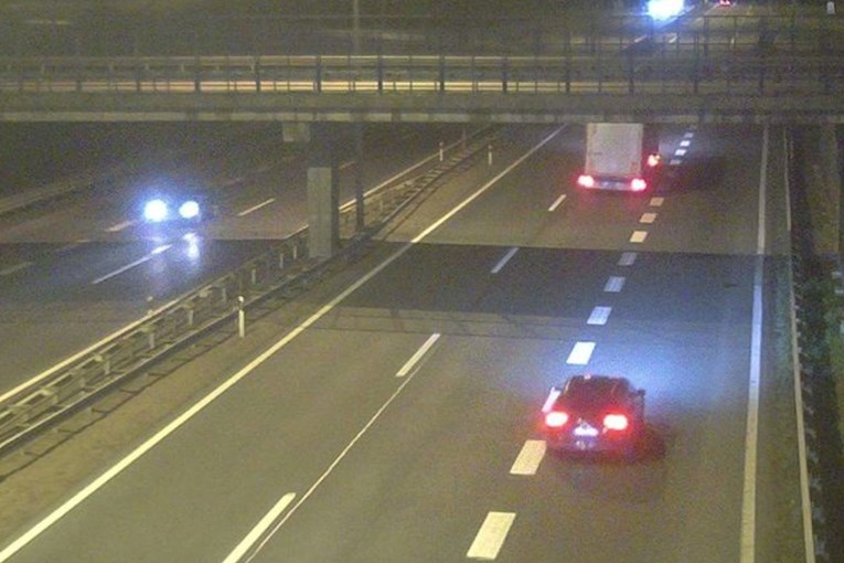 Auto naletio na pješake na A3, skroz zatvoren promet