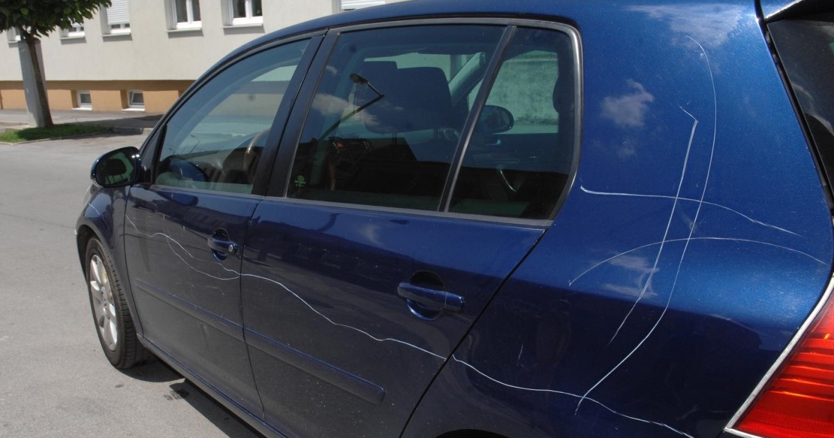 73-godišnjak oštetio 12 automobila u Savskoj cesti u Zagrebu