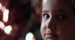 VIDEO Roditelji u Afganistanu drogiraju gladnu djecu da bi spavala
