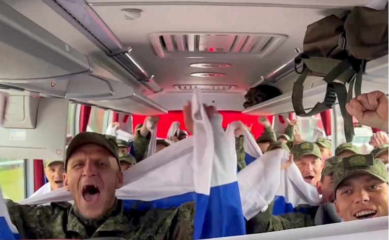 VIDEO Ukrajina i Rusija razmijenile zarobljenike, objavljena snimke iz Rusije