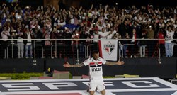 Dani Alves izazvao ludnicu pobjedničkim golom u debiju za Sao Paulo