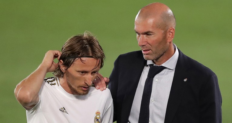 Real se raspadao, a onda su Modrić i četvorica senatora sjeli sa Zidaneom