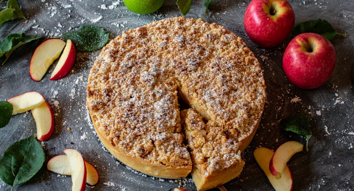 Sočna pita od jabuka kakvu još niste probali: Jednostavan recept koji svima uspijeva