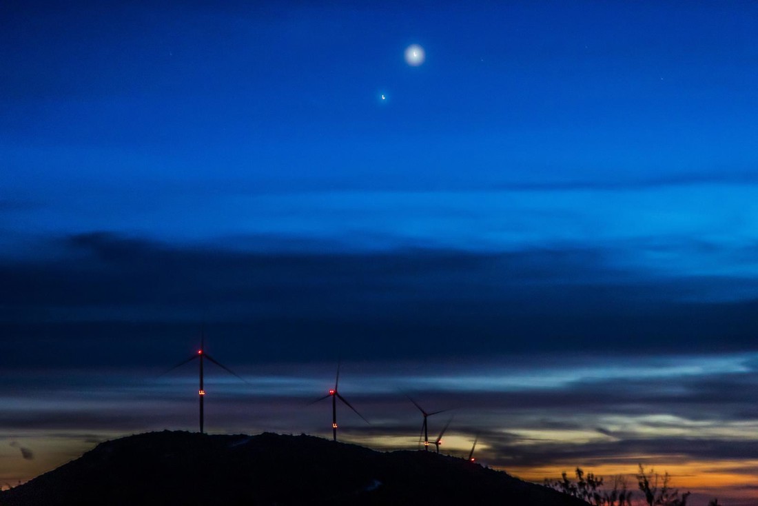 Večeras će se na nebu vidjeti rijetki spektakl, "poljubac" Venere i Jupitera