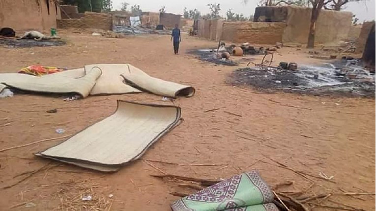 U Maliju ubijeno najmanje 15 vojnika. Sličan napad i u Burkini Faso, mrtvih sve više