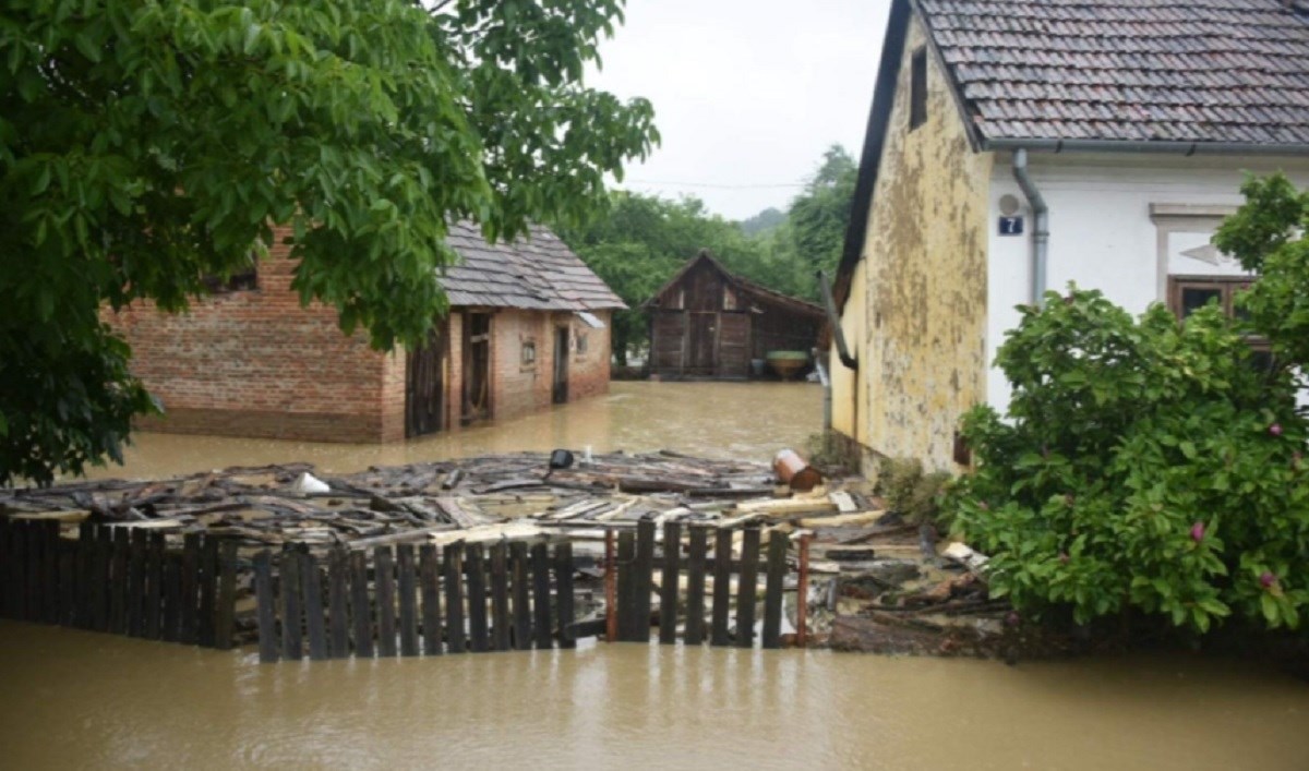 VIDEO Teška noć u Slavoniji. Potopljene kuće, podrumi, ceste, auti... Šteta je velika