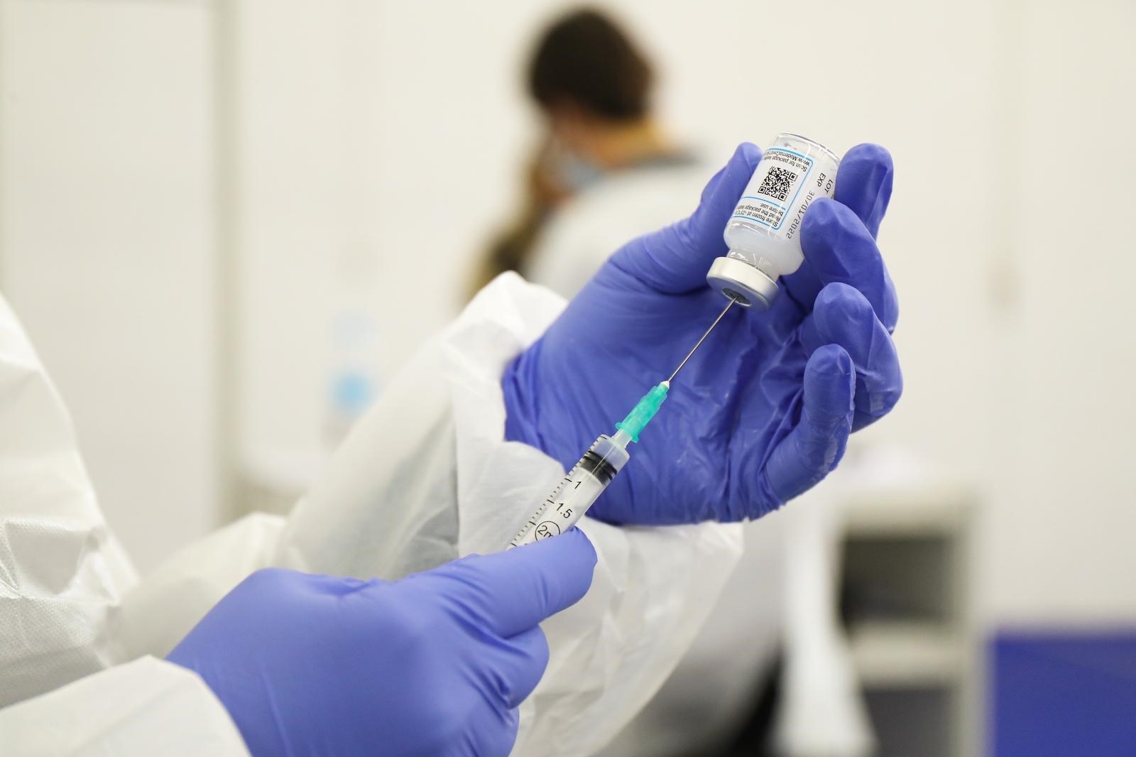 Počinje cijepljenje novim cjepivom protiv covida. Evo kome ga HZJZ preporučuje