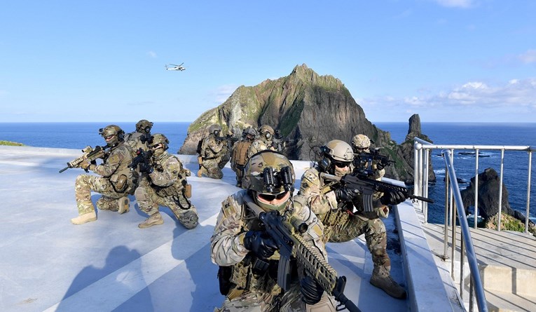 Japan bijesan zbog južnokorejske vojne vježbe na spornom otočju