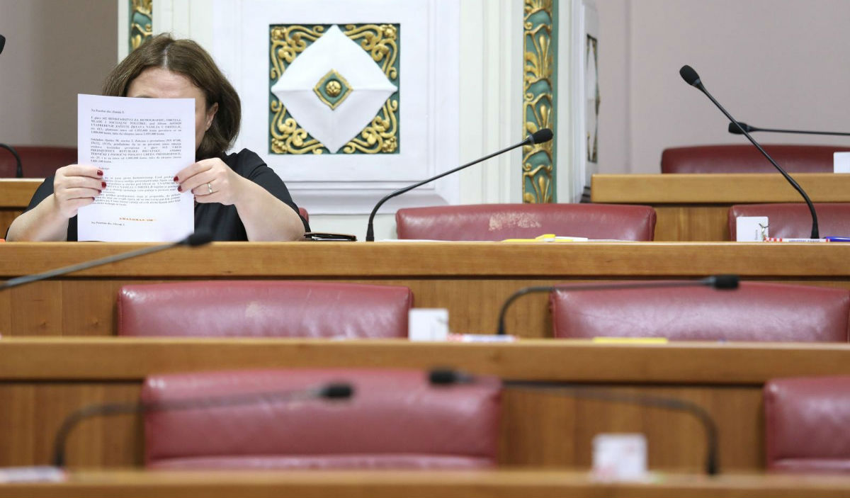 U praznom saboru odbijeno 300-tinjak amandmana oporbe, prihvaćen jedan HDZ-ov