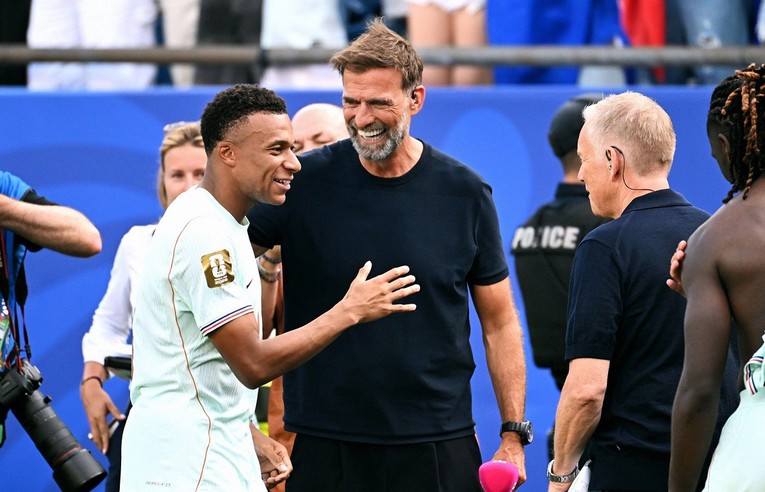 Klopp: Obitelj Mbappe ušla je u avion, jeli smo delicije. Onda je otišao u PSG