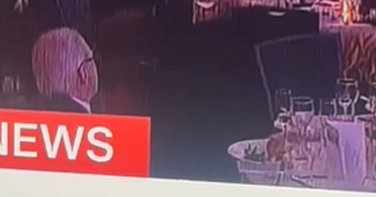 VIDEO Čovjek mirno jeo salatu usred pucnjave na Trumpovoj gala večeri