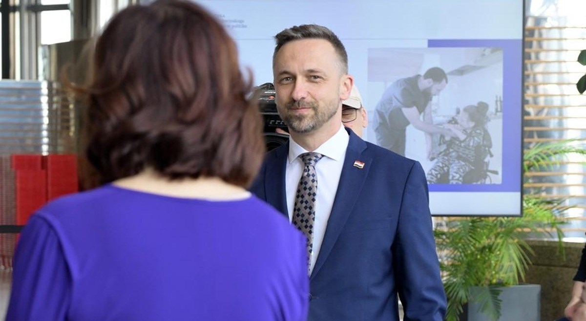 Piletić: Privatni sektor u prošloj godini povećao plaće 15 posto